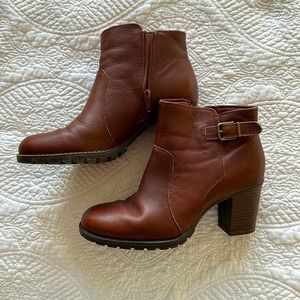 Clarks Verona Gleam boots